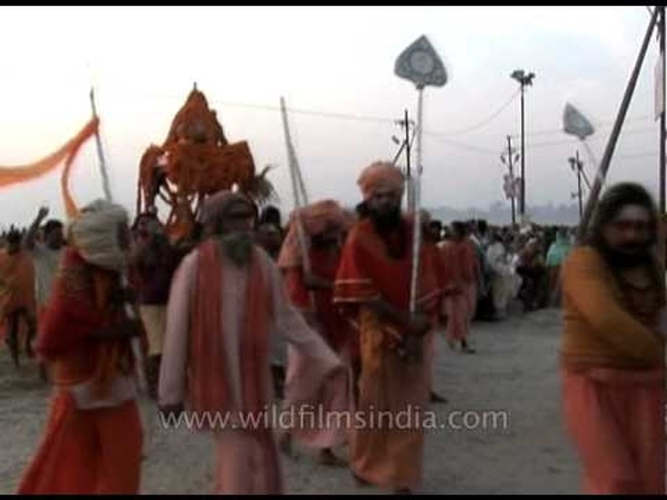 Holy crowd at Ardh Kumbh Mela