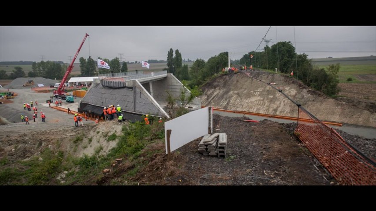 APRR - A719 Gannat-Vichy - Vidéo (time lapse) du ripage du pont-rail le 28 août 2013