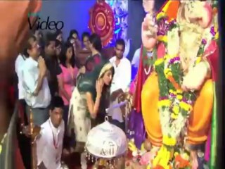 Priyanka with her mother at Andheri Cha Raja