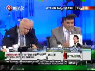 Скачать видео: Rasim Ozan Kütahyalı Ümit Özat Kavgası