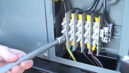 ¿Cómo instalar un grupo electrógeno R16CC o R22C3?