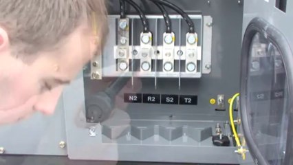 ¿Cómo instalar un grupo electrógeno R66C3?