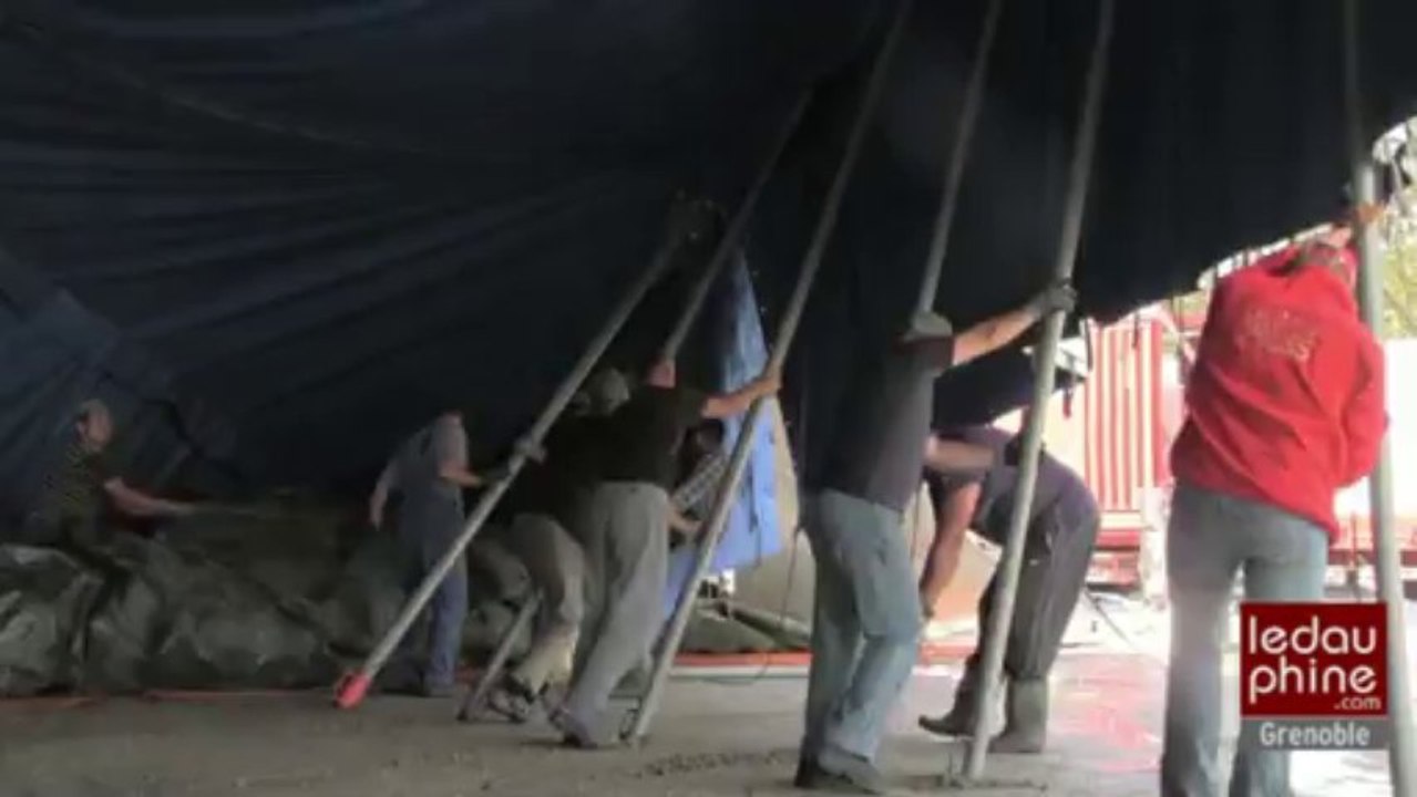 Installation du cirque Gruss à Grenoble 17 septembre 2013