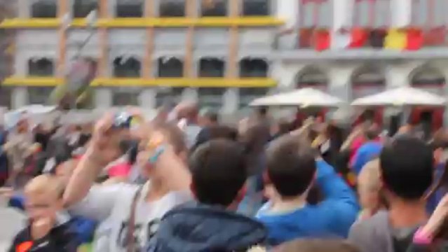 Vidéo Sudpresse : Un homme crie vive la république lors de la Joyeuse Entrée à Mons