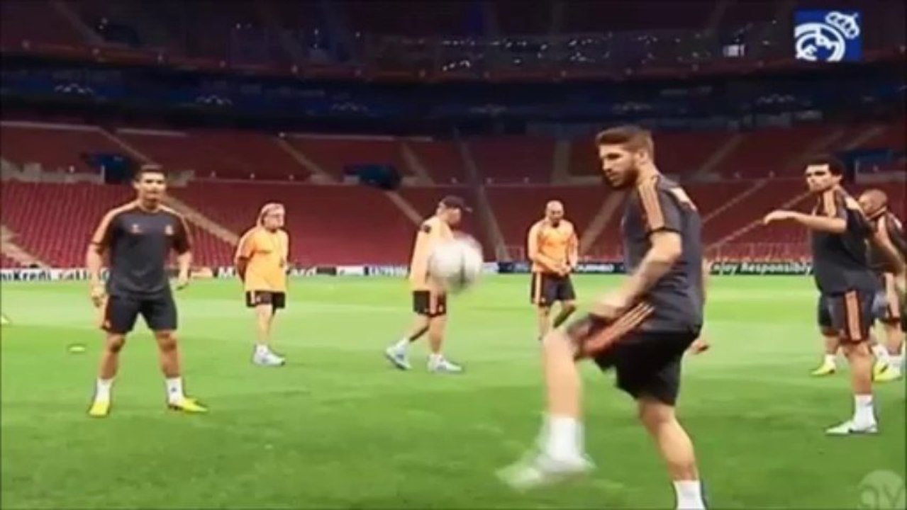 Cristiano Ronaldo Bbrilliant Juggling Skills before Galatasaray v Real Madrid