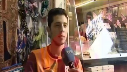 Una ruidosa afición turca espera el encuentro al Real Madrid en Estambul