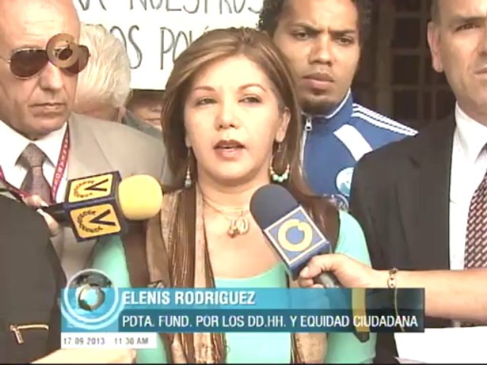 Activistas de Derechos Humanos acudieron a la Fiscalía en defensa de presos políticos