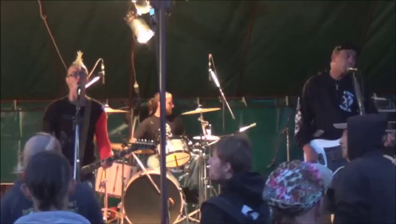 Tentative 02 Suicide - A l'abordage au festival Punk Shadow à Briouze (61) le 14/09/2013