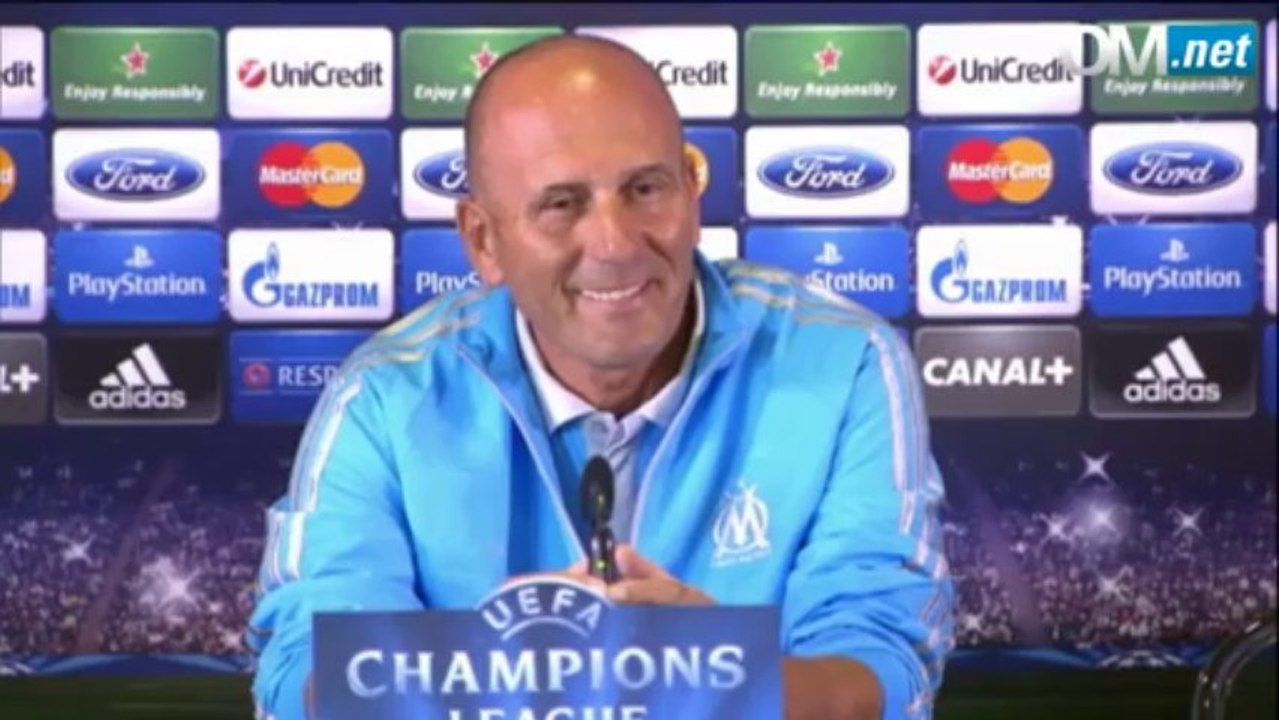 Elie Baup et Steve Mandanda face à la presse avant OM-Arsenal