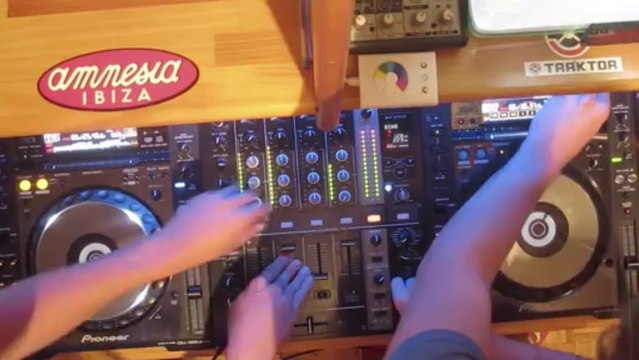 VALCAR & JAIME BERMEJO SET CDJ 2000 Nexus