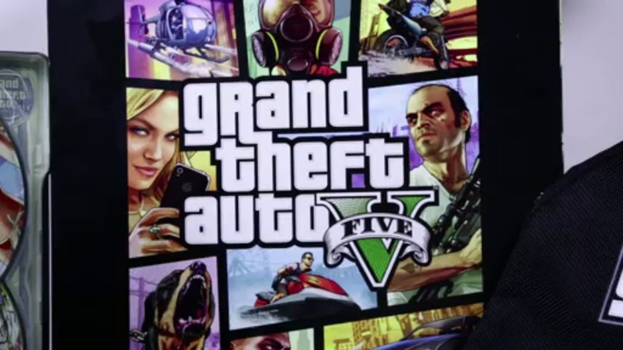 GTA V Collector's Edition Unboxing! - SoldierKnowsBest