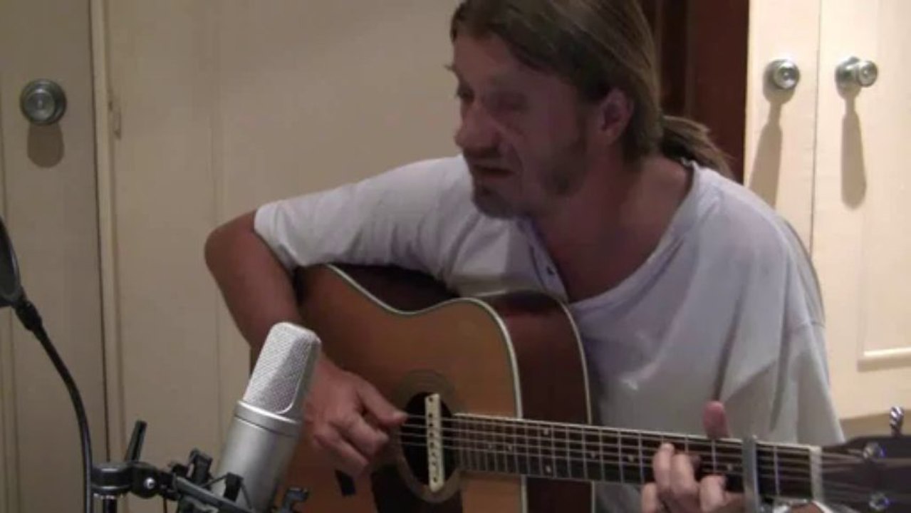 Faut pas pleurer comme ça   Daniel Guichard   - reprise par doceando