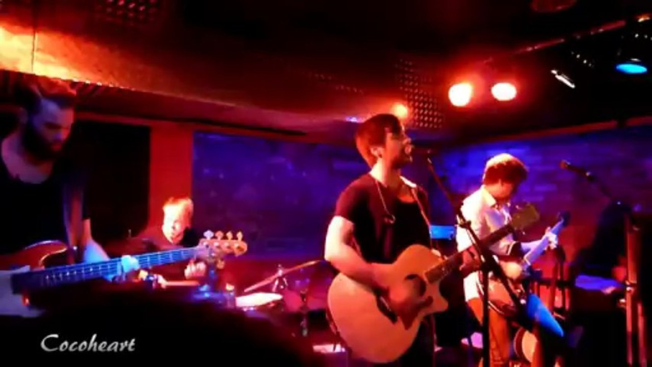 04 Max Giesinger - Vielleicht @ Studio 672, Köln 16.09.2013