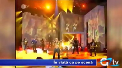 În viaţă ca pe scenă