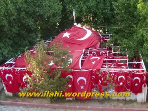 İLAHİ Bir Hilal Ugruna Ya Rab - Mehmet Yetkin