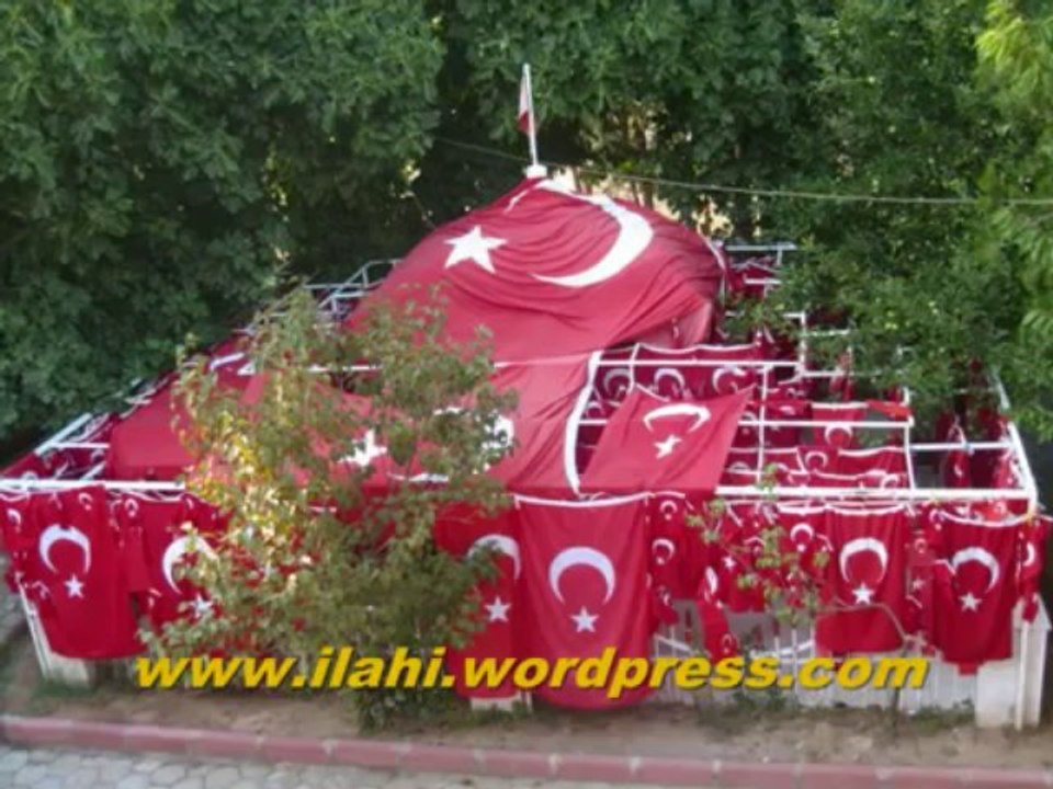 İLAHİ -- Bir Hilal Ugruna Ya Rab - Mehmet Yetkin