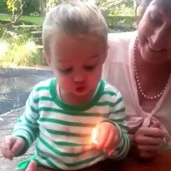 Ова слатко девојче не може да ја изгаси роденденската свеќичка