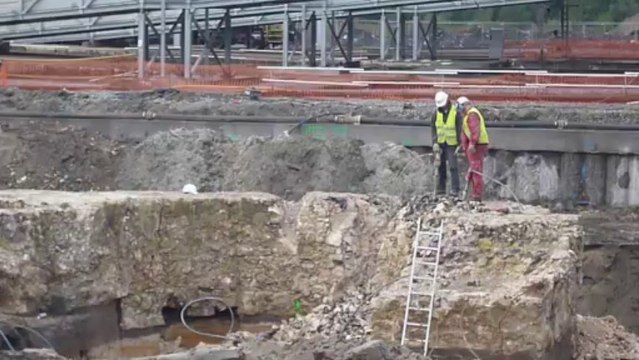 Mons: La tour Saint-Georges vit ses derniers instants (vidéo Sudpresse)