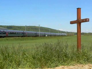 TGV R 4523 Carmillon à Liesle, à destination de Marseille.