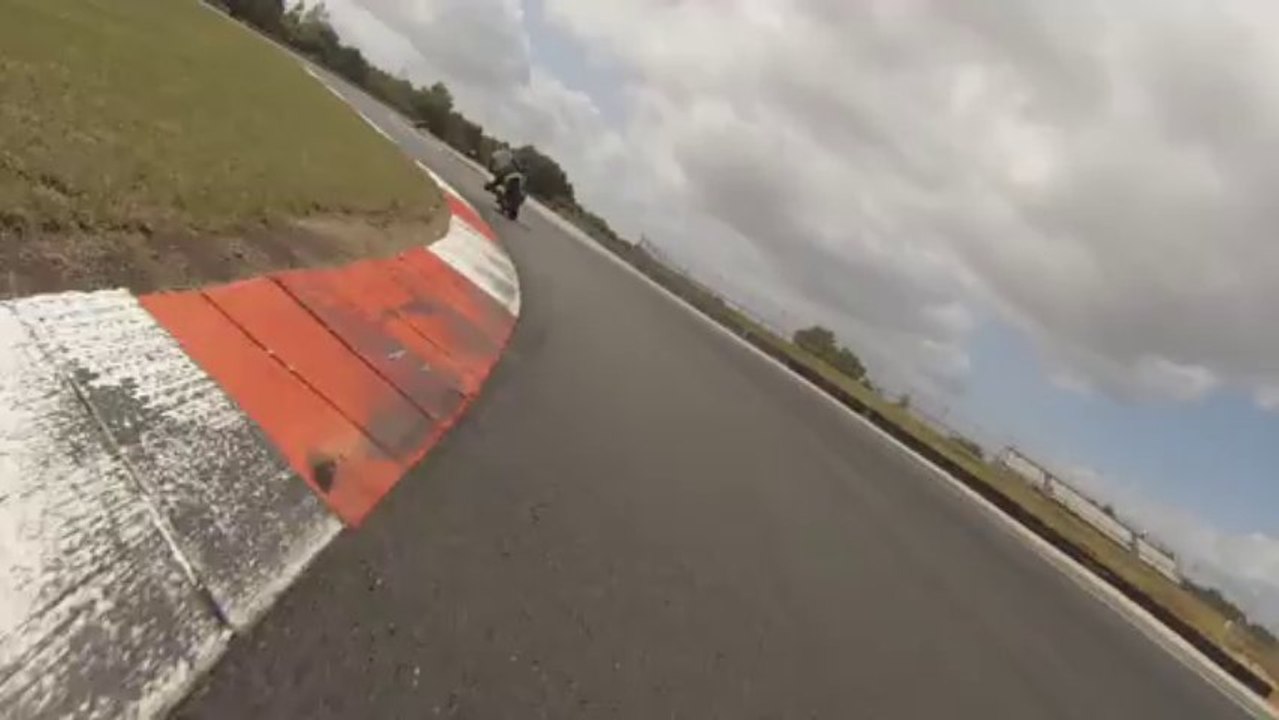 Journée Open du 16 09 13 Nico Vigeant 3ème session sur carénage avant 600 cbr rr