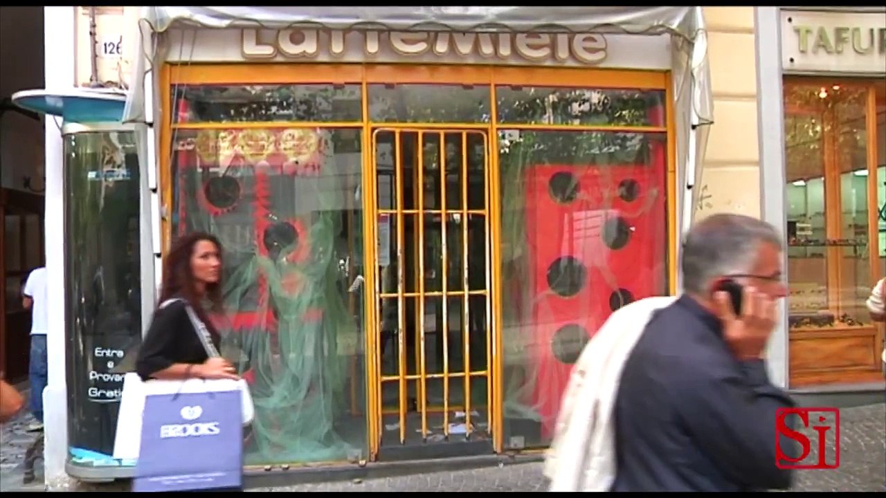 Napoli - Troppe tasse, chiudono negozi al Vomero (18.09.13))
