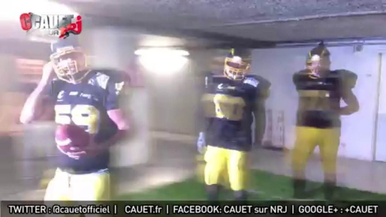 Jeff se fait défoncer par 3 Footballeurs Américain !  - C'Cauet sur NRJ
