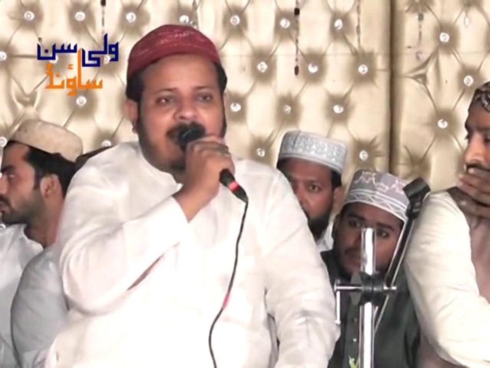 01 Ek Main hi Nahin Un par Qurban Zamana hai