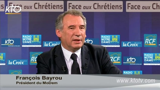 François Bayrou - Hollande exerce la fonction présidentielle comme un Président du Conseil