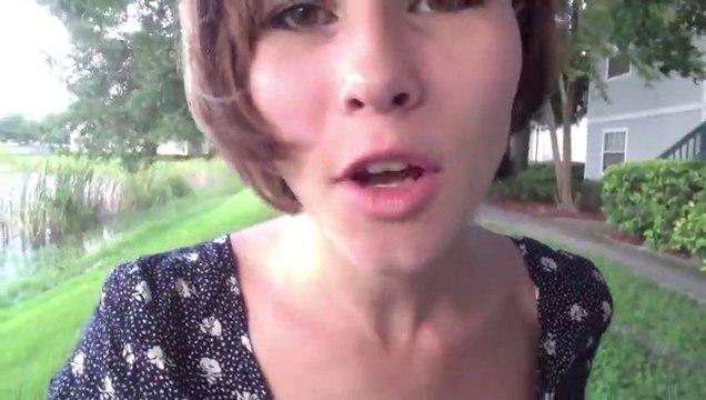 Cute girl dancing with a dress.... oh no it's a PANT : Dancing Pantz! Funny