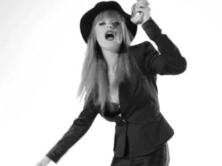 Taryn Manning - Turn It Up