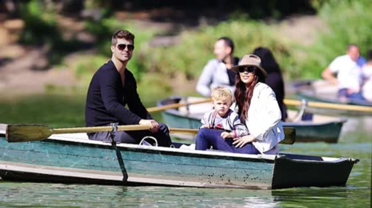 Robin Thicke Rows Family Around On Relaxing Day Off