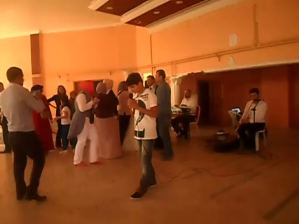 Mustafa Süs - Gülmeyenler Bahçesi