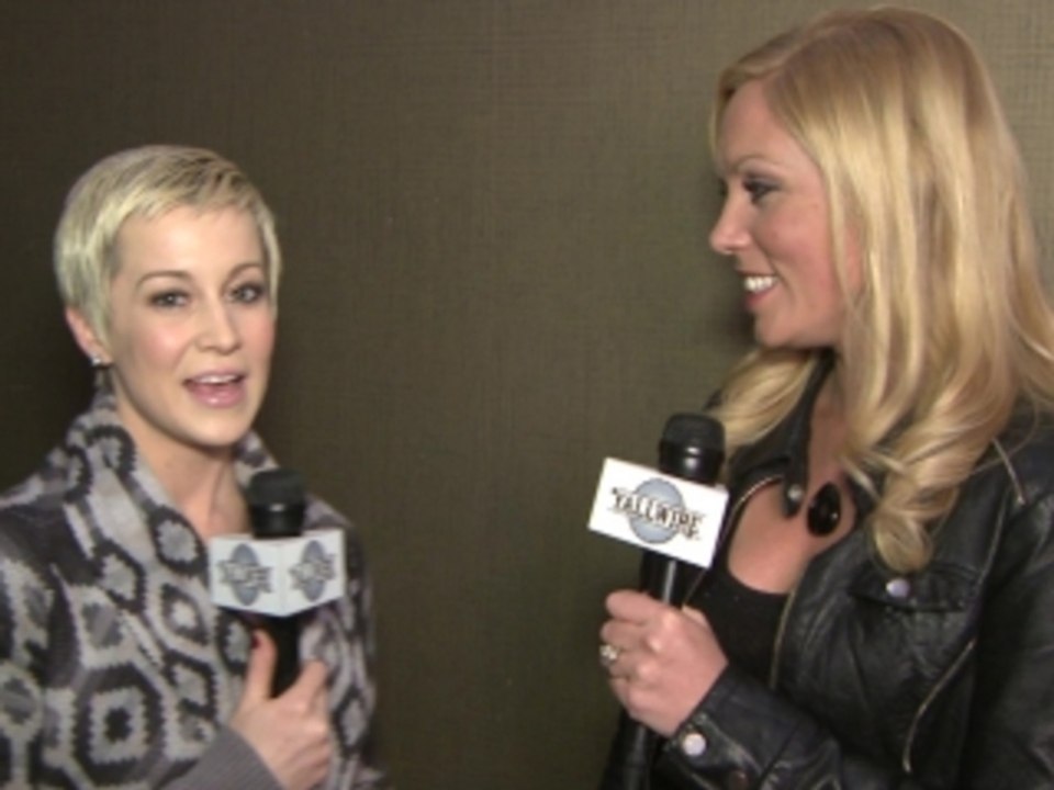 Kellie Pickler, Danielle Peck & Phoenix Stone - Unleashed: Dinner With Your Dog