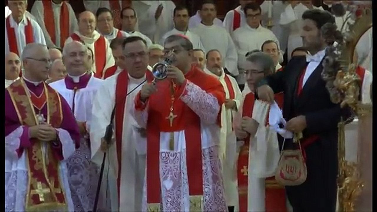 Napoli - San Gennaro, si ripete il miracolo -1- (19.09.13)