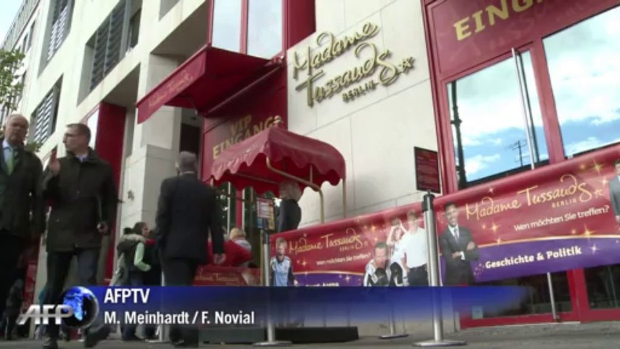 Neue Wachs-Kanzlerin mit Merkel-Raute