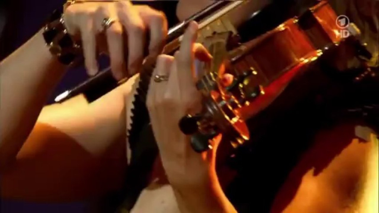 Lana Del Rey - Summertime Sadness (live at New Pop Festival)