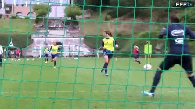 Mondial 2015 : Carnet de bord des Bleues : le brassard pour Wendie Renard, 19 septembre 2013