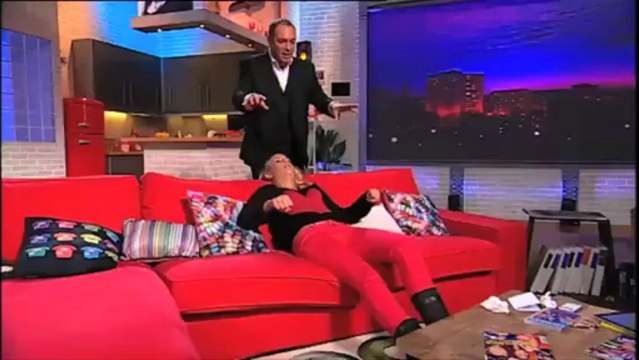 Elodie Gossuin hypnotisée par Messmer, impressionnant ! - Bienvenue Chez Cauet