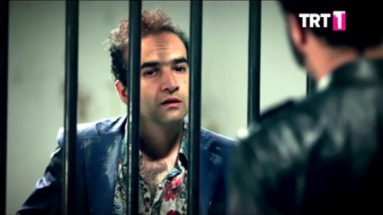 Ben senin arkadaşın değilim!