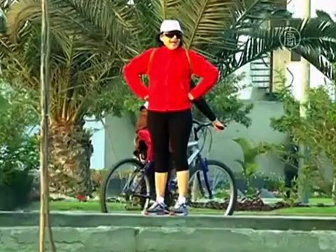 Бульдог-скейтбордист стал звездой Интернета