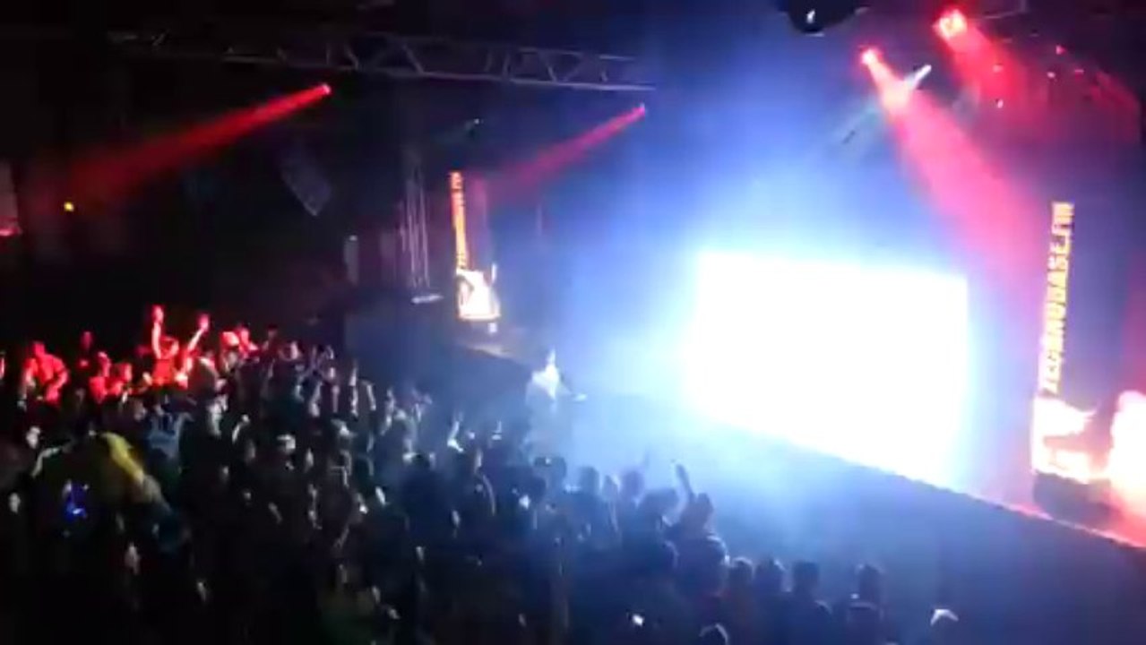 DJ Gollum feat. DJ Cap - Hands Up Isn't Dead (LIVE @ 8 Jahre TechnoBase.FM)