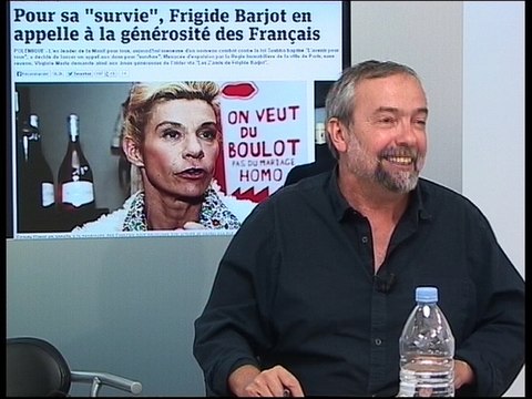 Porte au secours de Frigide Barjot