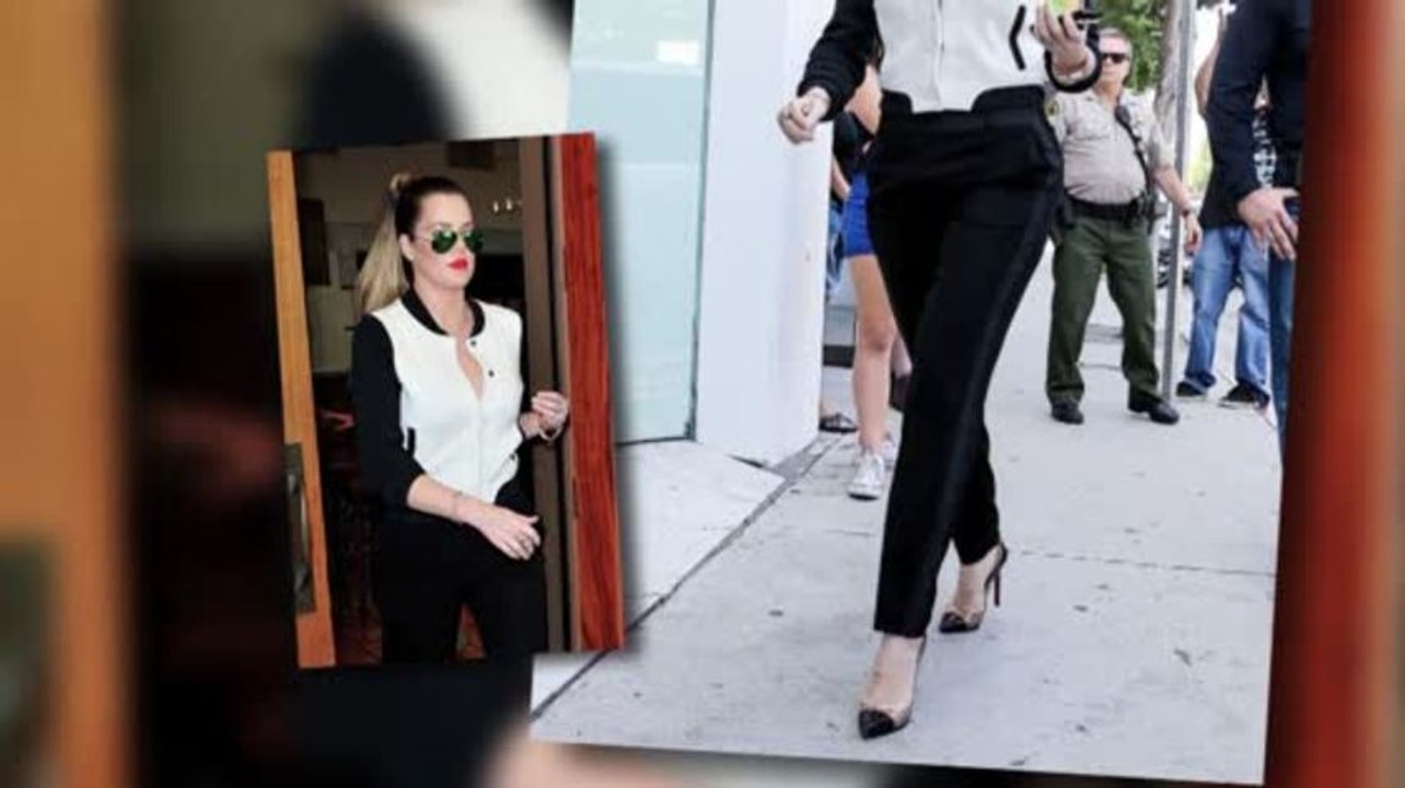 Khloe Kardashian im Business-Look