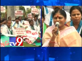 Arrest of YSRCP workers undemocratic - Y.S.Vijayalakshmi