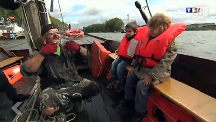 L'homme le moins rassurant du monde avec des enfants.