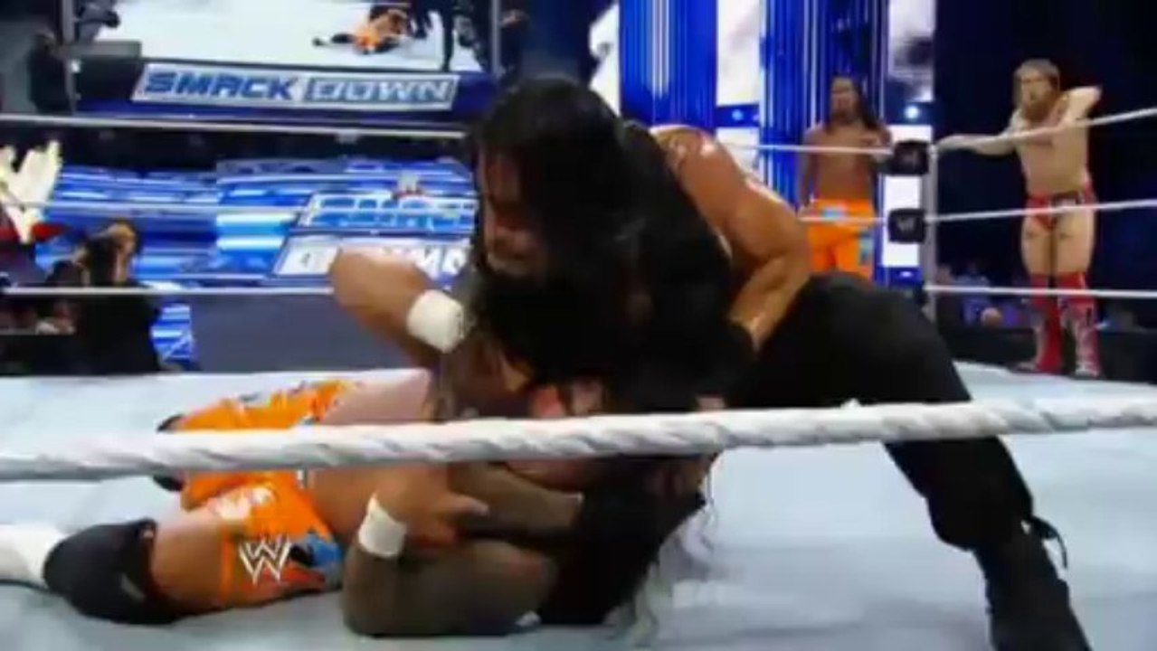 Daniel Bryan & The Usos vs The Shield