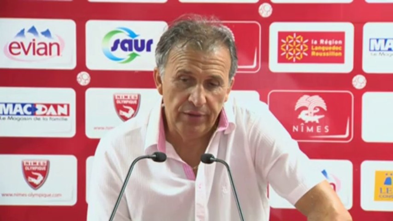 Conférence de presse Nîmes Olympique - AC Arles Avignon (1-2) : Victor ZVUNKA (NIMES) - Franck  DUMAS (ACA) - 2013/2014