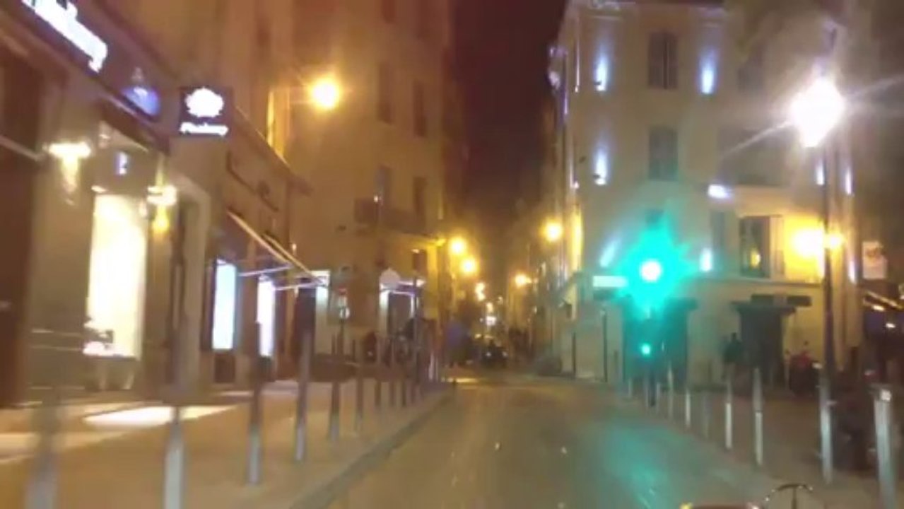 ........ "Hani insan bazen ne ileri ne geri, tek bir adım atamaz ya..! Birini yanında tutmayı bilemez ama onun... yokluğunu da istemez . Kaybetmeyi göze alamaz;