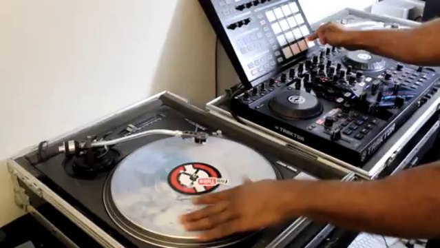 dJkAy [Deejay] Scratch Using Traktor Scratch Pro 2,Maschine 1.7,Traktor Kontrol S4 [HD]