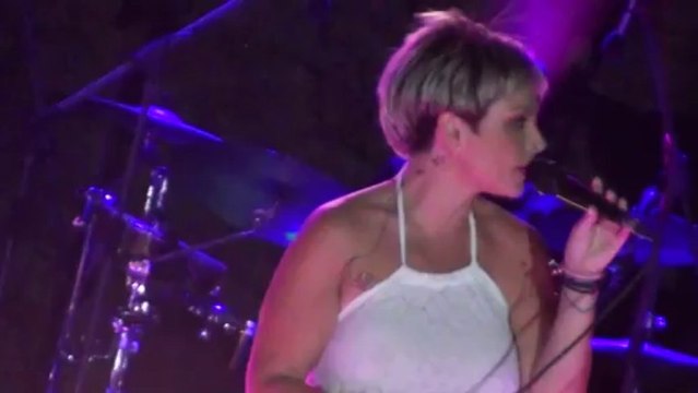 Ελεωνόρα Ζουγανέλη - τραγούδια για χωρισμό (4 Σεπτεμβρίου 2013, Ρόδος, Θέατρο Μεσαιωνικής Τάφρου)